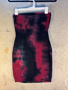 Better Be Black & Burgundy Tie-Dye Pencil Skirt